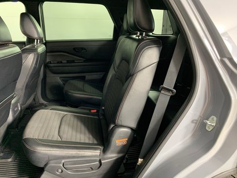 Used 2024 Nissan Pathfinder Rock Creek image 32