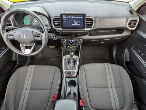 Certified 2025 Hyundai Venue SEL FWD image 16