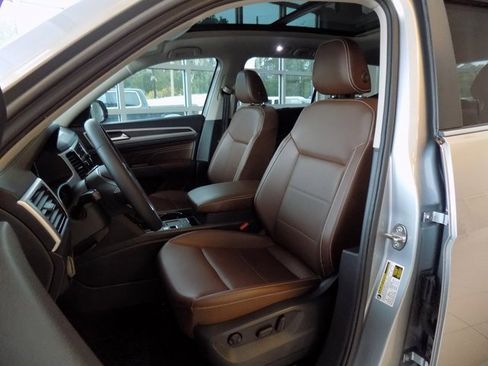 Used 2023 Volkswagen Atlas SE w/ Panoramic Sunroof Package image 21