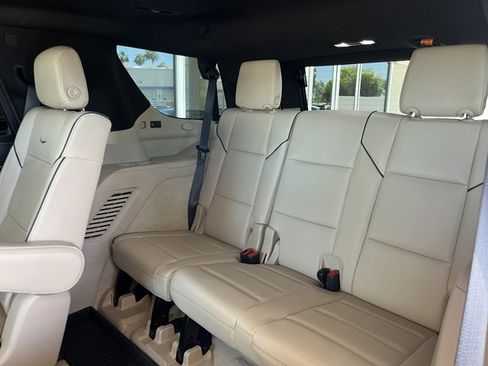 Used 2023 Cadillac Escalade Premium Luxury w/ Performance Package AWD/4WD image 11