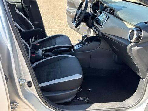 Used 2020 Nissan Versa SV FWD image 18