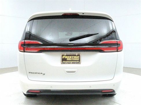 Used 2021 Chrysler Pacifica Touring w/ S Appearance Package image 6
