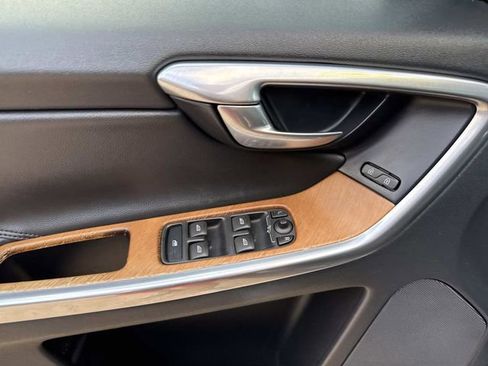 Used 2015 Volvo XC60 T6 w/ Proximity Package image 22