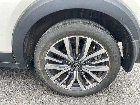 Used 2021 Nissan Kicks SV image 8