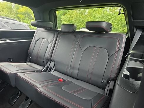Used 2023 Ford Expedition Limited AWD/4WD image 10