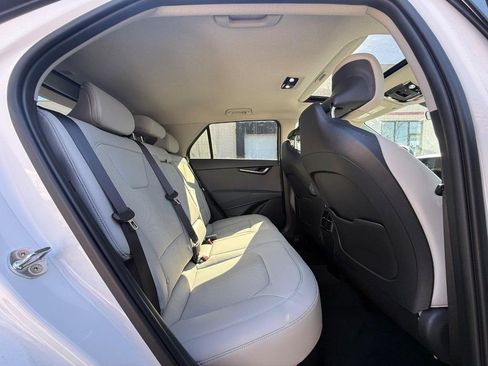 Used 2023 Kia Niro EX Touring image 12