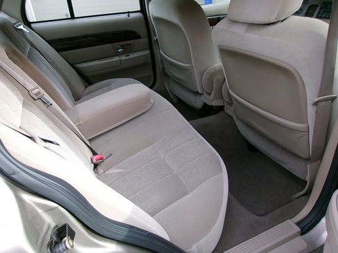 Used 2005 Mercury Grand Marquis GS image 13