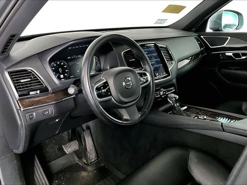 Used 2018 Volvo XC90 T6 Momentum w/ Convenience Package image 17