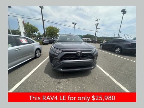Used 2022 Toyota RAV4 LE FWD image 1