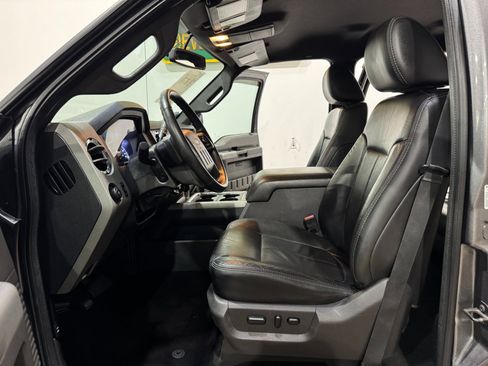 Used 2011 Ford F350 Lariat image 11