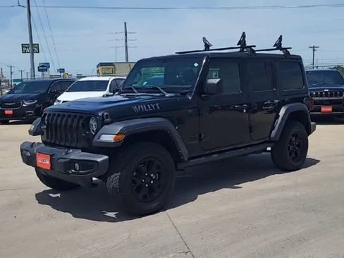 Used 2021 Jeep Wrangler Unlimited Sport AWD/4WD image 3
