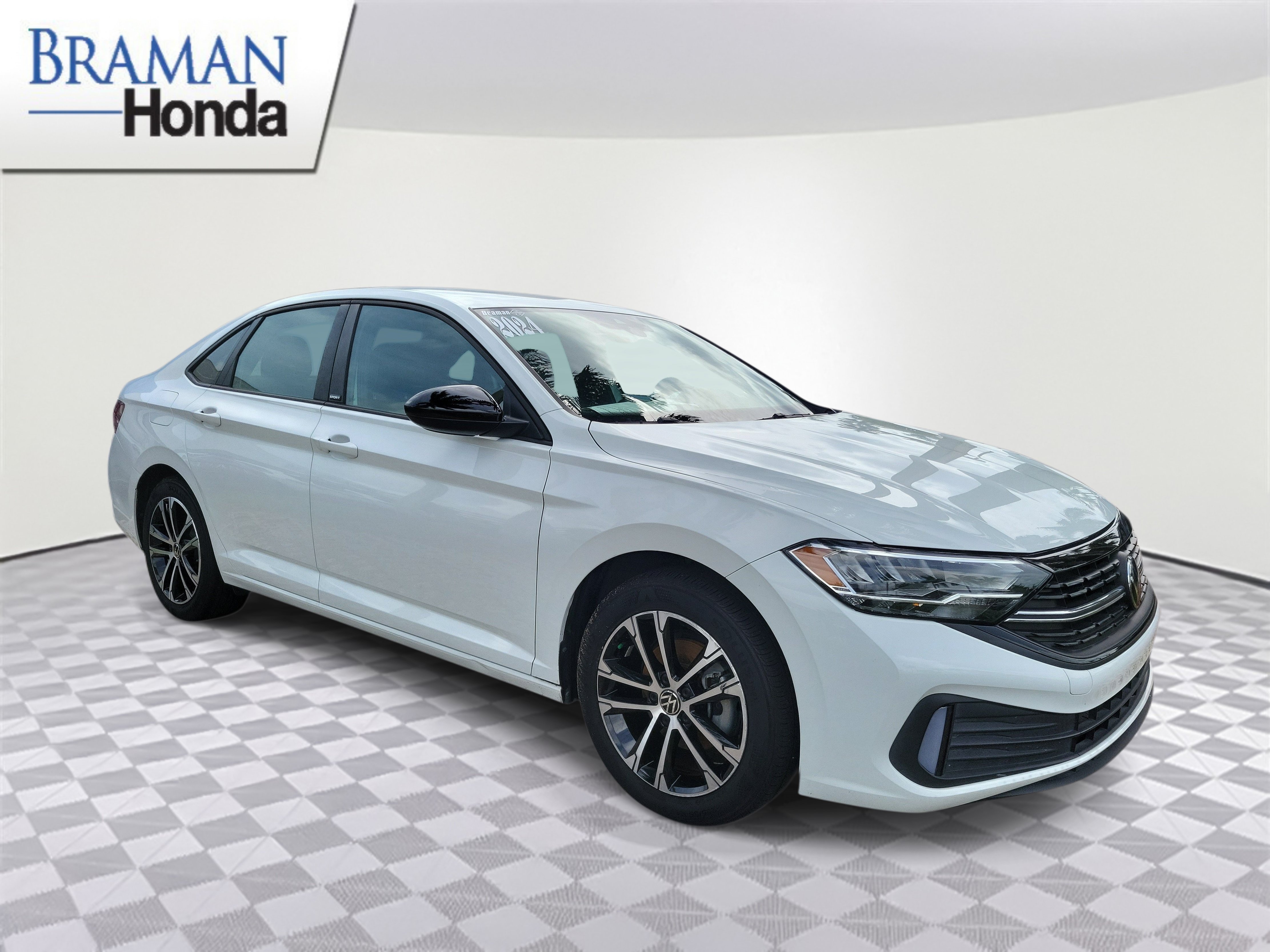 Used 2024 Volkswagen Jetta Sport FWD image 2