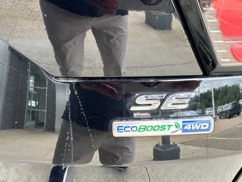 Certified 2018 Ford Escape SE w/ SE Sync 3 Package AWD/4WD image 15