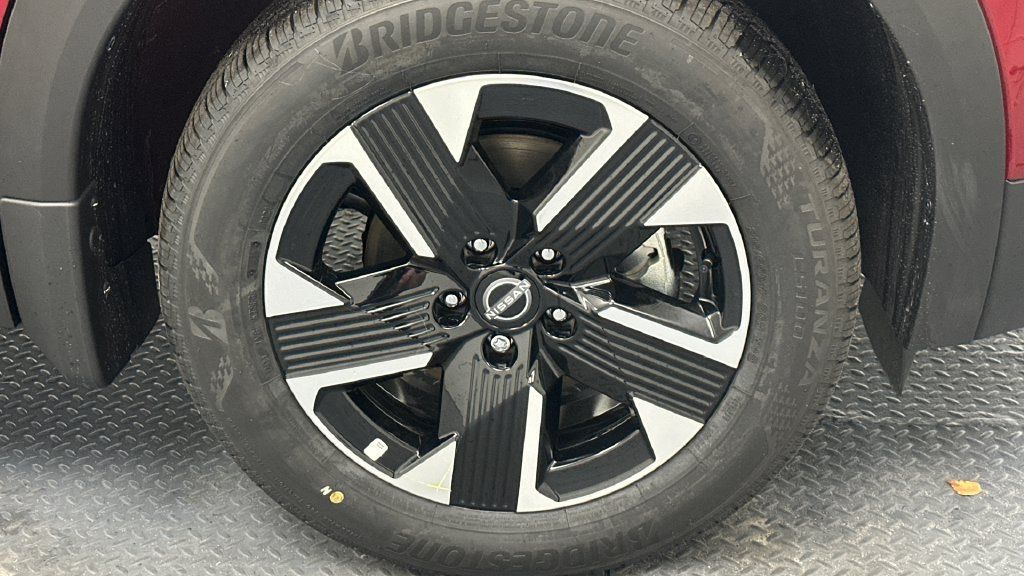 New 2026 Nissan Kicks SV w/ Cold Weather Package AWD/4WD image 18