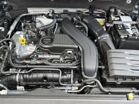 New 2026 Volkswagen Taos SE FWD image 35