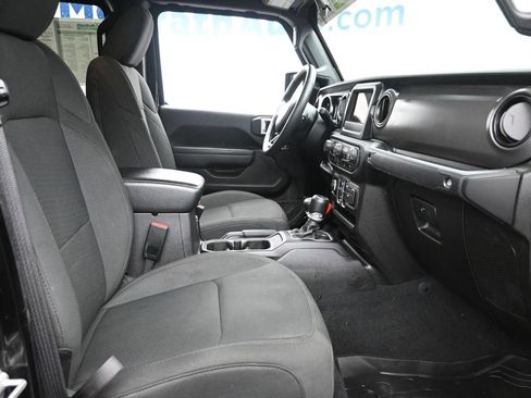 Used 2023 Jeep Gladiator Sport AWD/4WD image 9