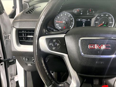 Used 2018 GMC Terrain SLE image 17