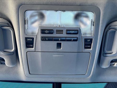 Used 2013 Toyota Camry SE w/ Leather Pkg image 34