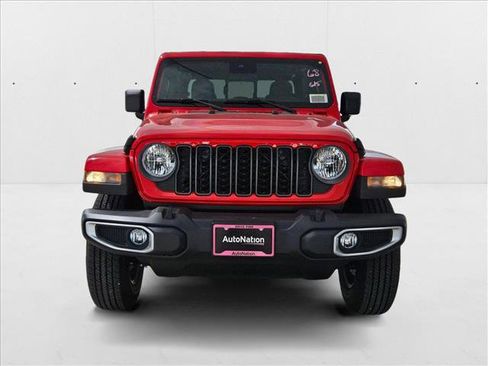 New 2025 Jeep Gladiator Sport image 6