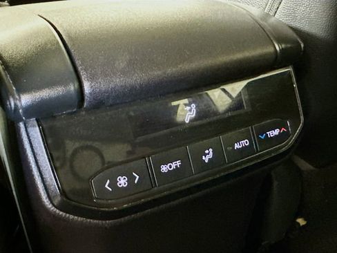 Certified 2023 Toyota Highlander XLE image 27