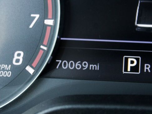 Used 2022 Nissan Titan SV image 20