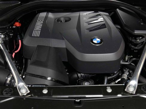 Certified 2024 BMW 530i w/ Convenience Package image 15