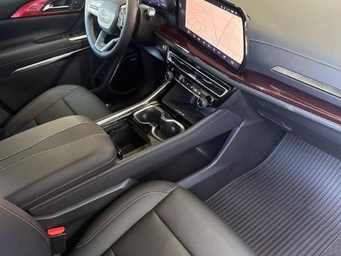 New 2026 Chevrolet Traverse Z71 w/ Enhanced Driving Package AWD/4WD image 18