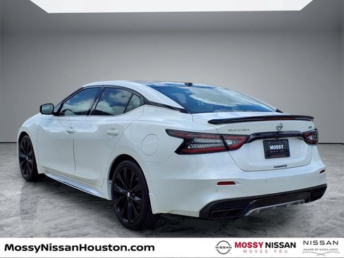 Used 2021 Nissan Maxima SR w/ Sport Mat Group FWD image 2