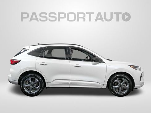 Used 2023 Ford Escape ST-Line w/ Tech Pack #1 AWD/4WD image 8