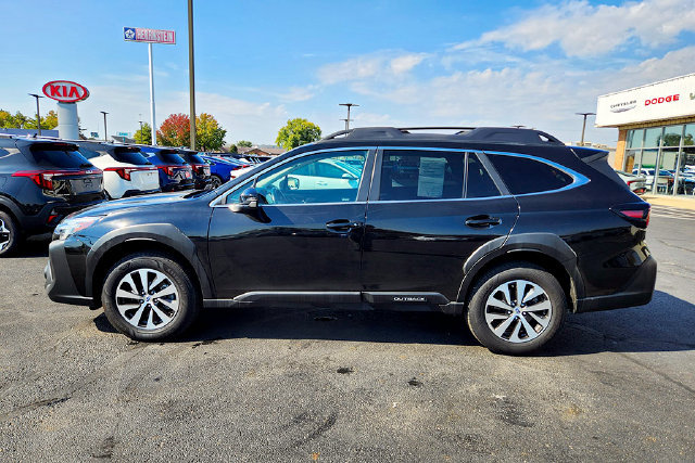 Used 2023 Subaru Outback Premium AWD/4WD image 4