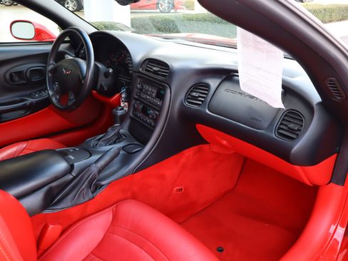 Used 2002 Chevrolet Corvette Convertible w/ Preferred Equipment Group2 image 27