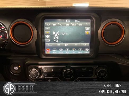 Used 2021 Jeep Gladiator Mojave w/ Dual Top Group AWD/4WD image 19