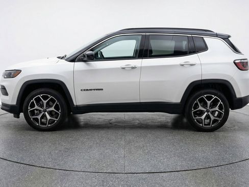 Used 2025 Jeep Compass Limited image 5