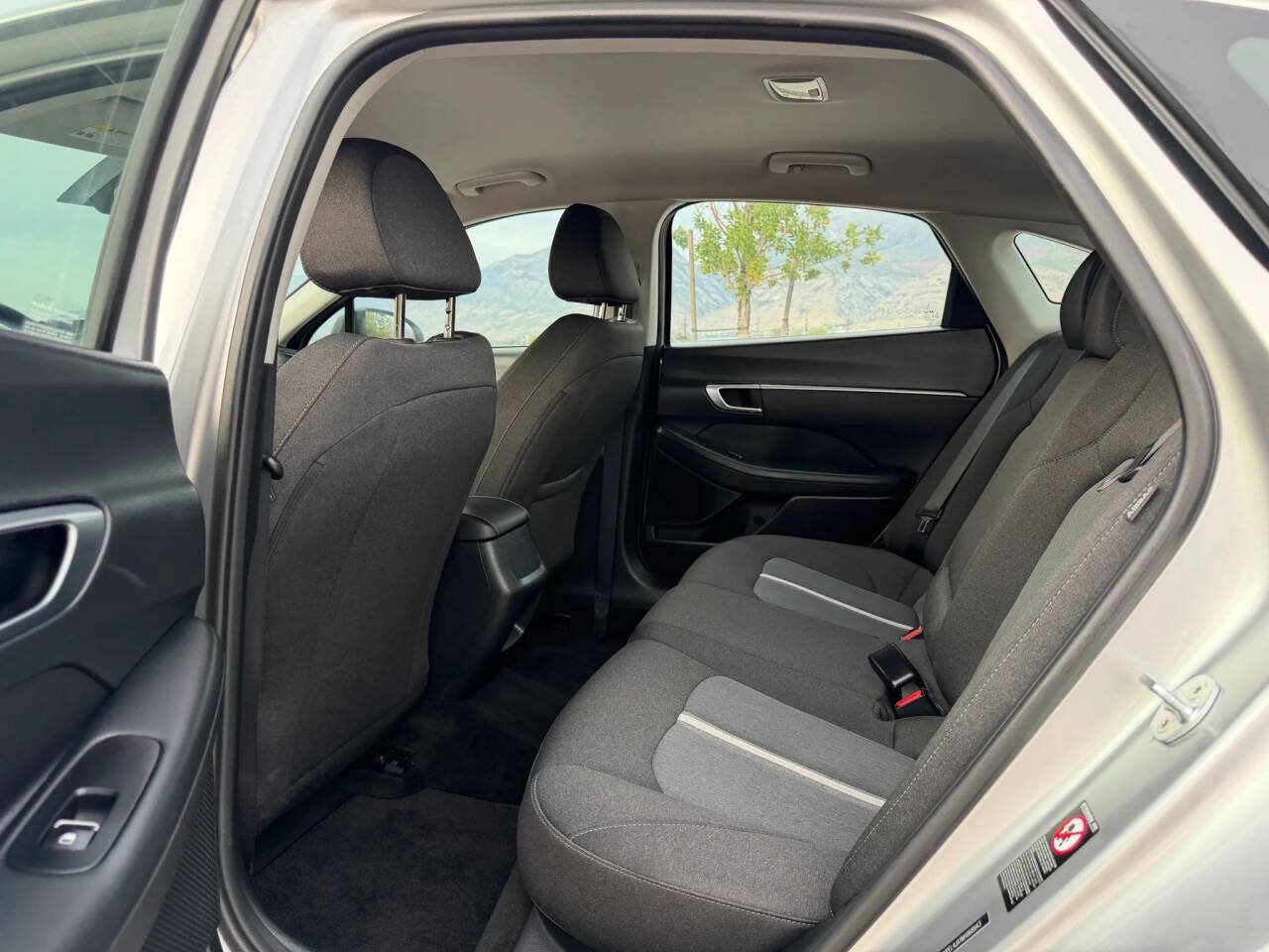 Used 2021 Hyundai Sonata SEL w/ Preferred Accessory Package FWD image 13