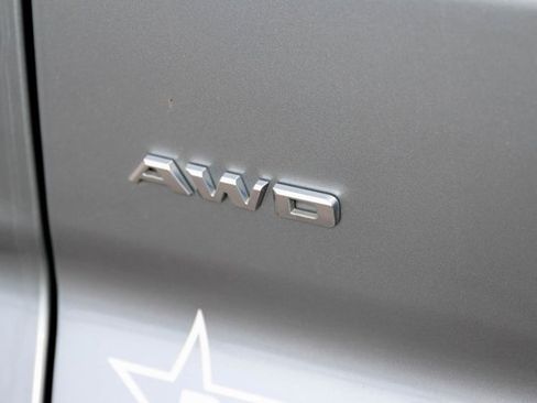 Used 2024 Cadillac XT4 Premium Luxury image 8