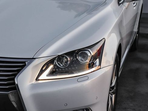 Used 2016 Lexus LS 460 w/ Comfort Package RWD image 5