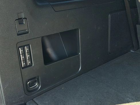 Used 2019 Ford Expedition Max Limited RWD image 39