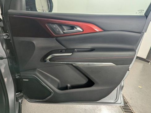 Used 2024 Chevrolet Traverse RS AWD/4WD image 24