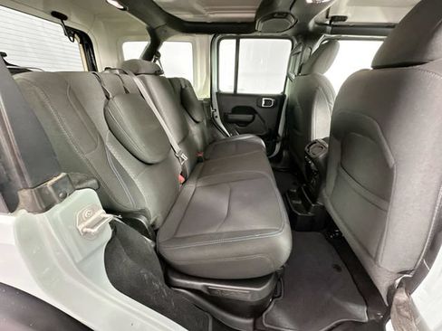 Used 2023 Jeep Wrangler Unlimited Rubicon 4xe w/ Cold Weather Group AWD/4WD image 28