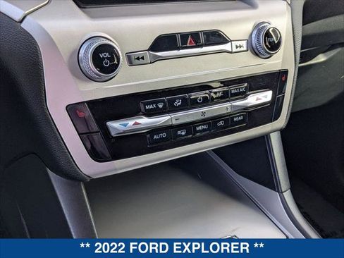 Certified 2022 Ford Explorer XLT image 17