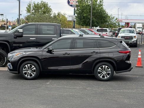 Used 2022 Toyota Highlander XLE FWD image 45