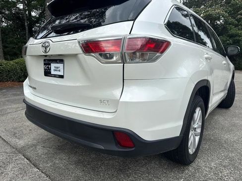 Used 2016 Toyota Highlander LE FWD image 9
