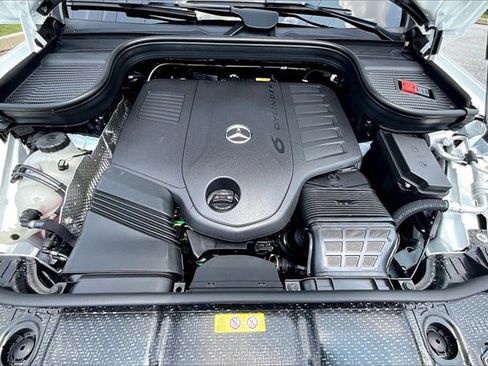 New 2025 Mercedes-Benz GLS 450 4MATIC image 14