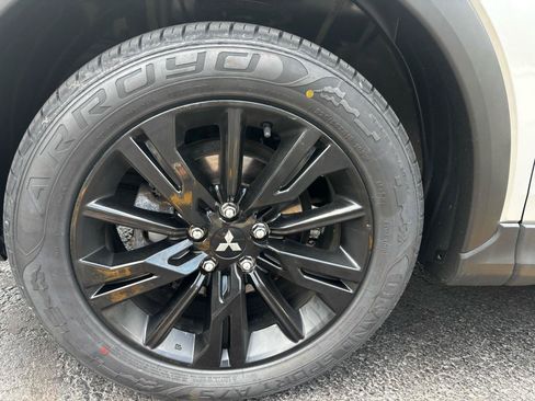 Used 2023 Mitsubishi Eclipse Cross LE AWD/4WD image 11