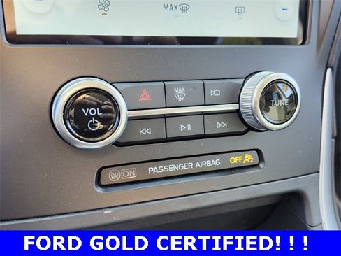 Used 2024 Ford Edge SE w/ Black Appearance Package image 20