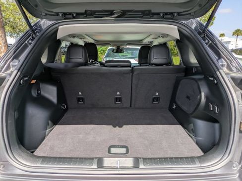 Certified 2022 Jeep Cherokee Latitude Lux w/ Sun & Sound Group AWD/4WD image 9