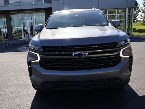 Used 2022 Chevrolet Suburban RST w/ Luxury Package AWD/4WD image 3
