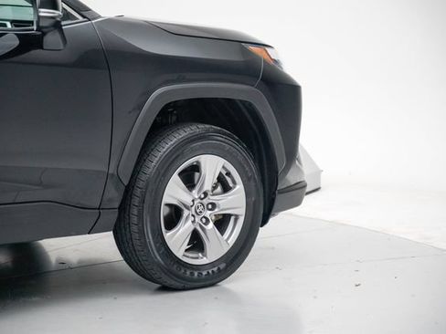 Used 2025 Toyota RAV4 XLE AWD/4WD image 8