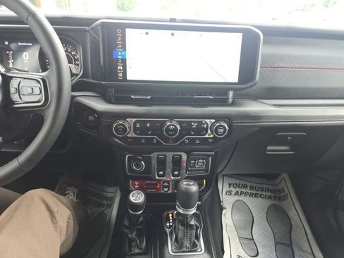 Certified 2025 Jeep Wrangler Rubicon AWD/4WD image 26