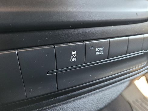 Used 2020 RAM 1500 Classic SLT RWD image 21